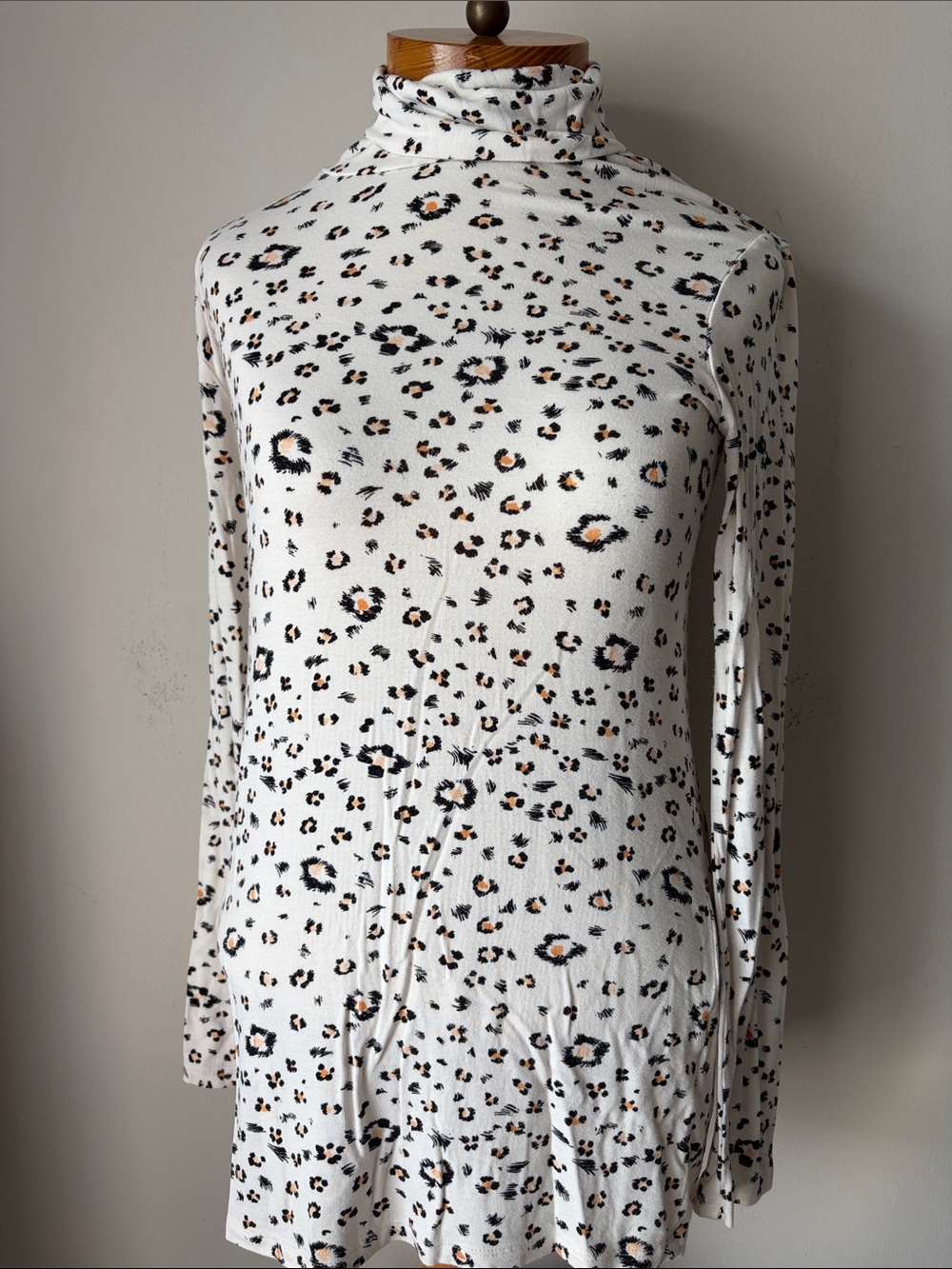 A Pea in the Pod Cream Leopard Print Turtleneck Long Sleeve Top